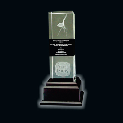ICT 013 - Exclusive Crystal Trophy
